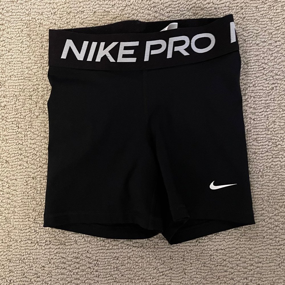 Women Nike Pro Athletic Shorts 5 inch